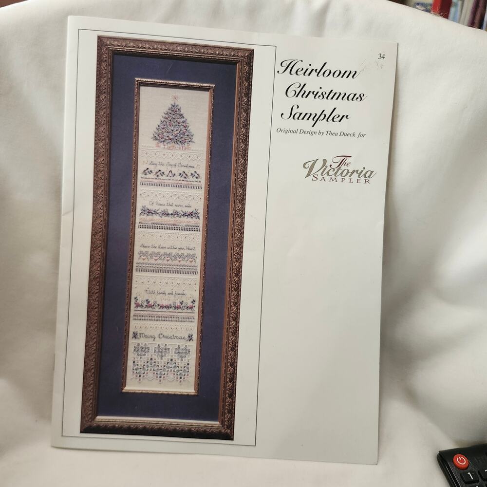 Heirloom Christmas Sampler The Victoria Sampler Thea Dueck Chart 34 329xl72 B17